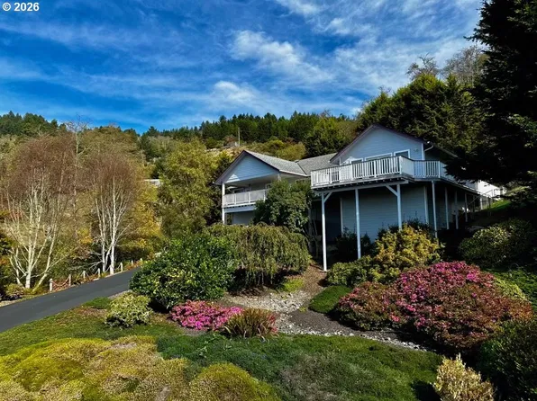 15709 Pelican Bay Dr, Brookings, OR 97415
