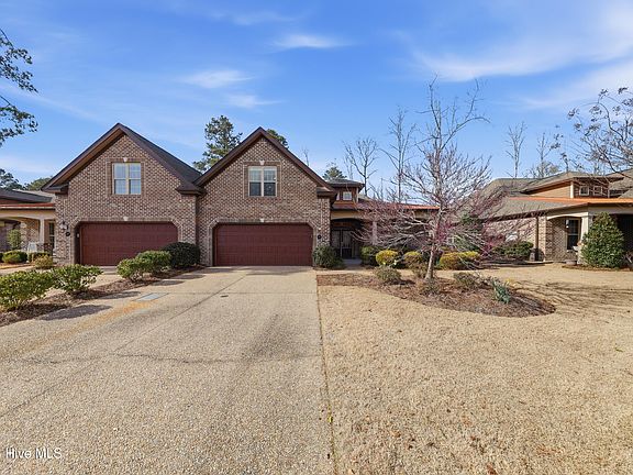 3rd image of 653 Jenoa Loop