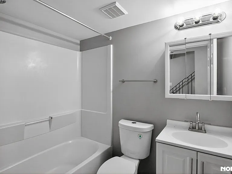 7 Hickory St — Photo 30