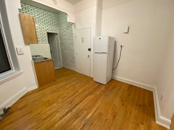 79 Sullivan Street image 5 of 7