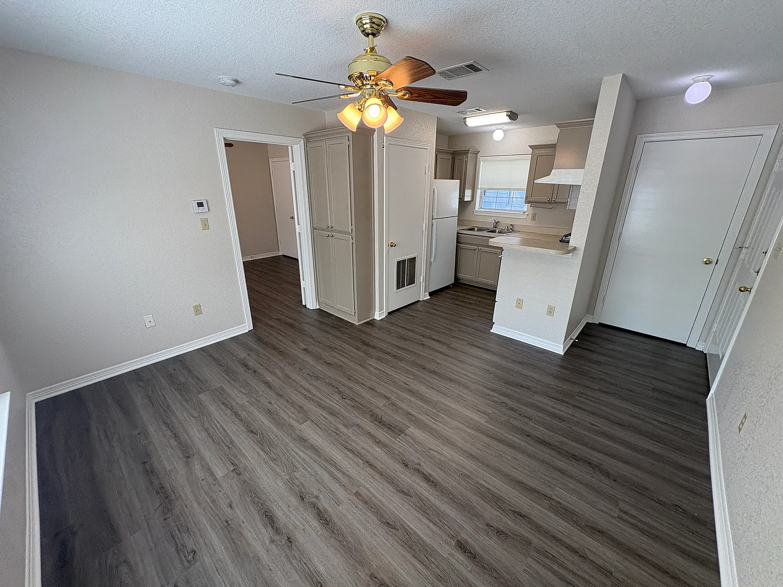 1 bed, 540 sqft, $975 — Photo 2