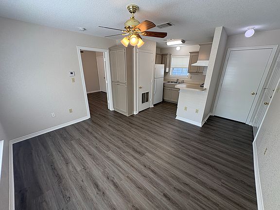 2nd image of 219 Bryan St #100