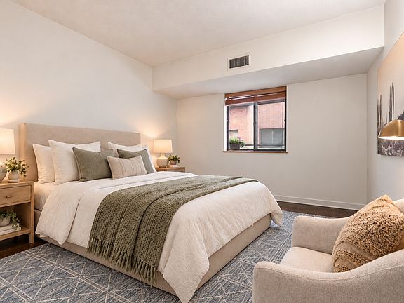 5th image of 147 Kelton St APT 510