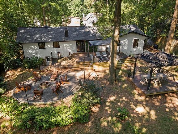 5th image of 2485 Shallowford Rd NE