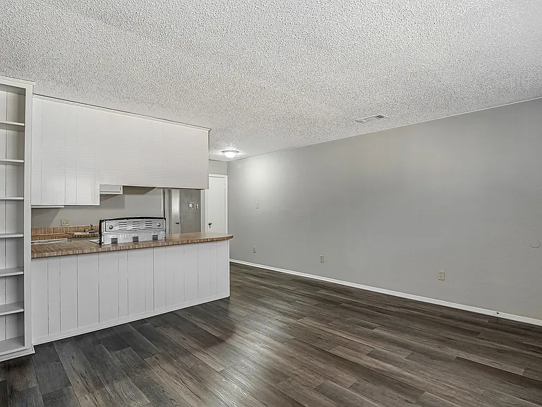 1709 Short St #B — Photo 6