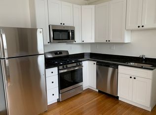 343 - *Wolcott Place*, Chicago, IL 60640