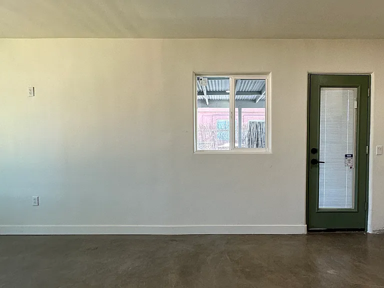 926 E Turney Ave — Photo 7