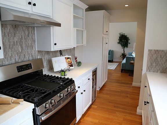 5th image of 3848 Duray Pl