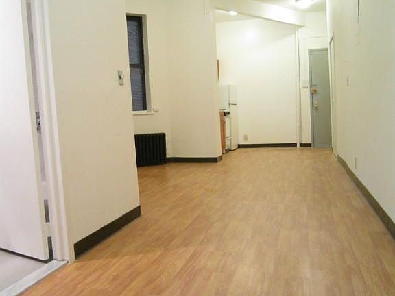 2nd image of 605 E 11th St APT 2A