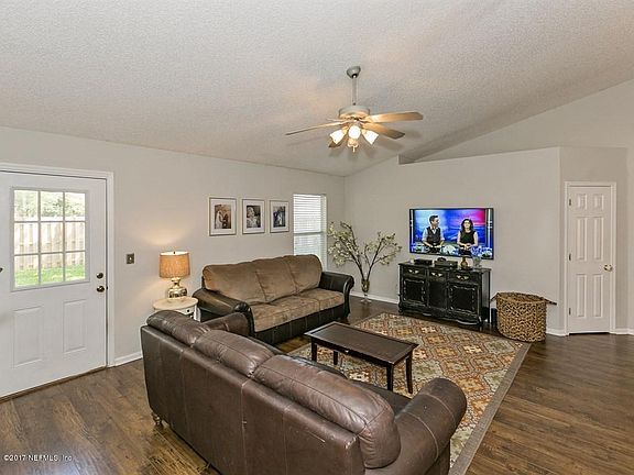 3rd image of 13481 Las Brisas Way