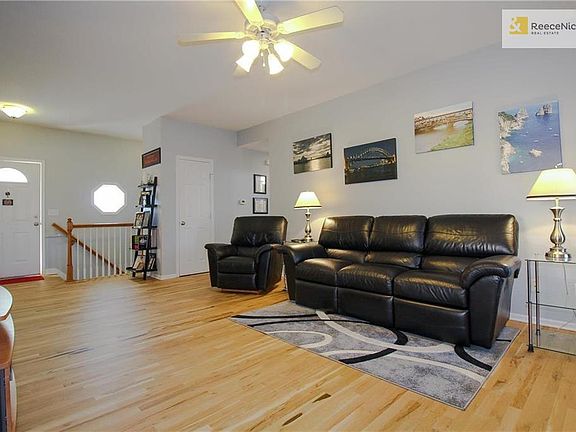 4th image of 2003 NE Summerfield Ln