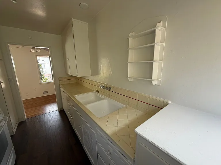 788 S Marengo Ave — Photo 9