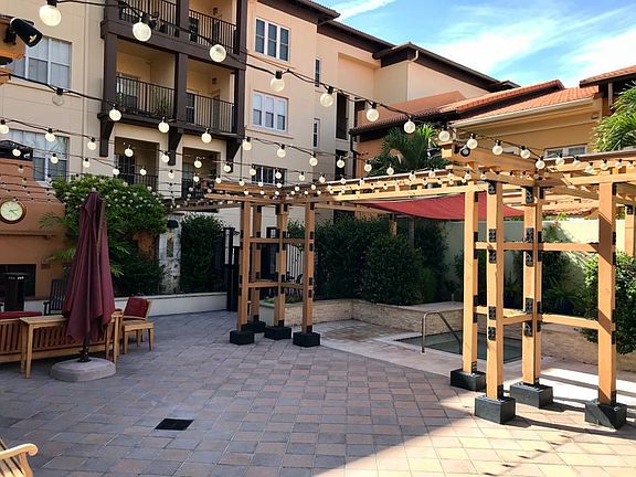 4th image of 100 4th Ave S APT 314