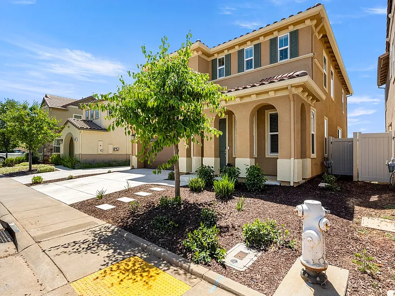 3917 Aristotle Cir — Photo 4