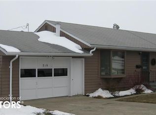 715 E Broadway St, Audubon, IA 50025