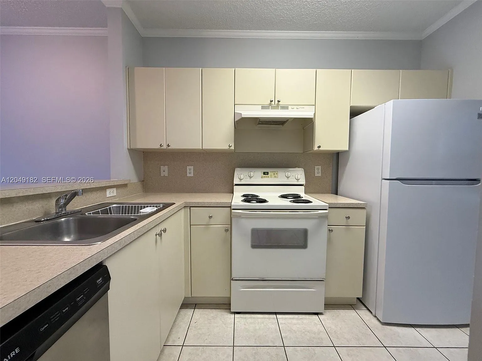 2 bed, 2.5 bath, $2,000 — Photo 4