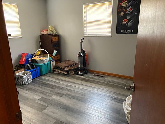 4th image of 415 E Staat St