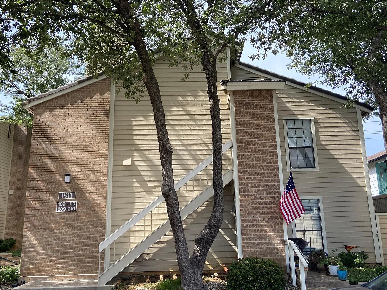 1 bed, 792 sqft, $1,350 — Photo 2