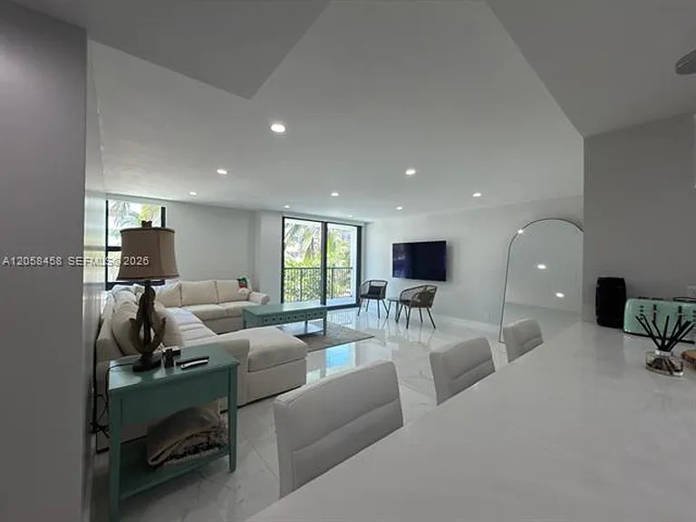 1800 Collins Avenue Cu #3H — Photo 21
