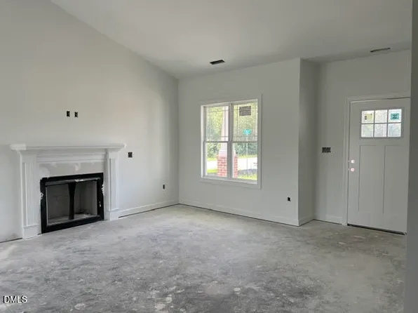 100 Bernie Dr, Selma, NC 27576