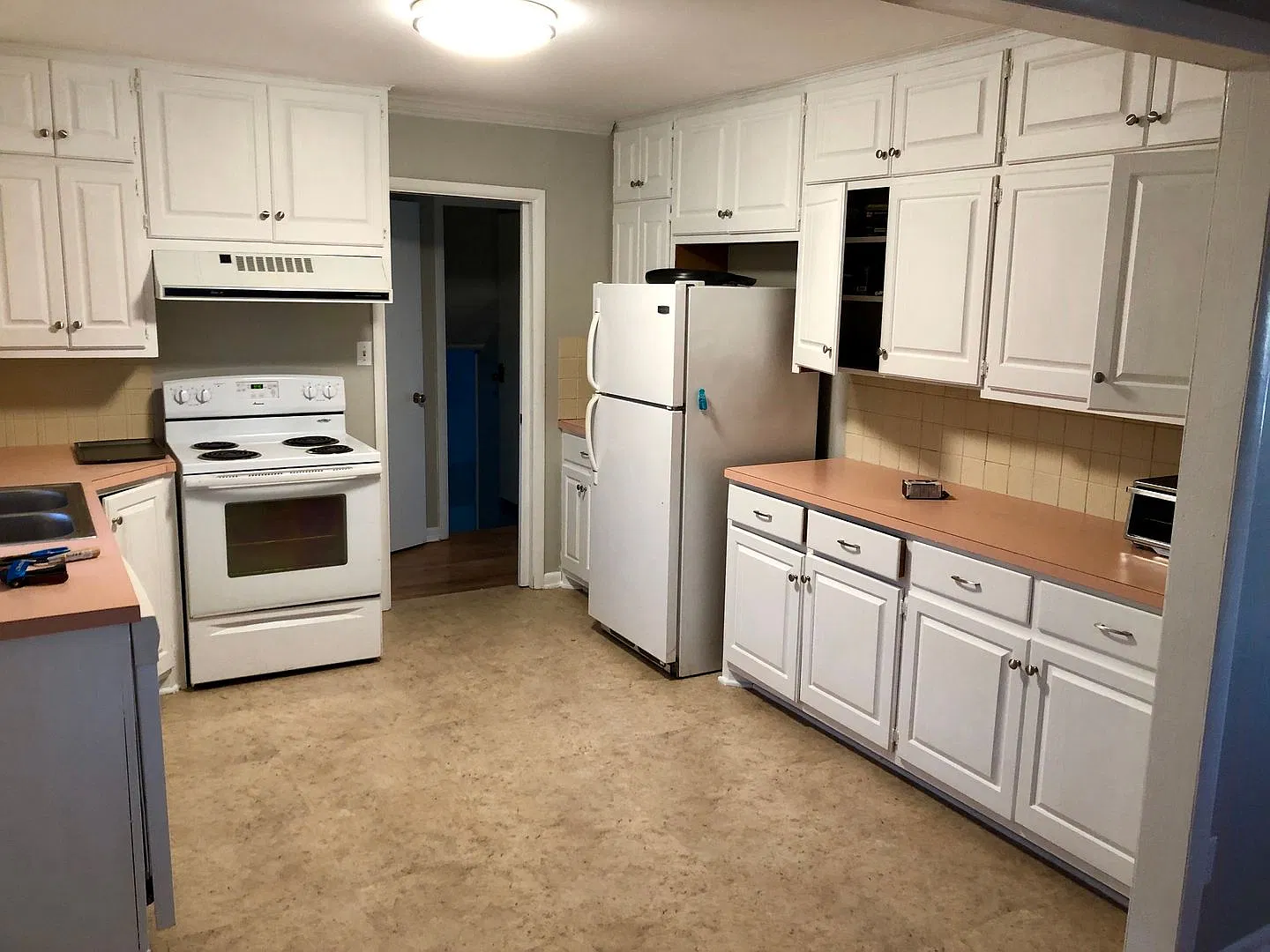57.7 - 2224 W Admiral — Photo 4