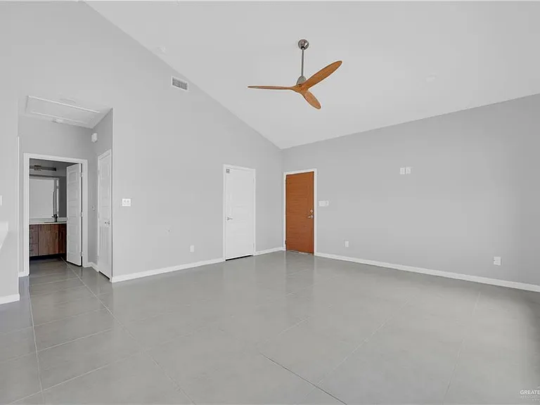 700 Oriole Rd #2 — Photo 3