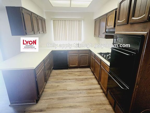 4th image of 5385 Comstock Ct