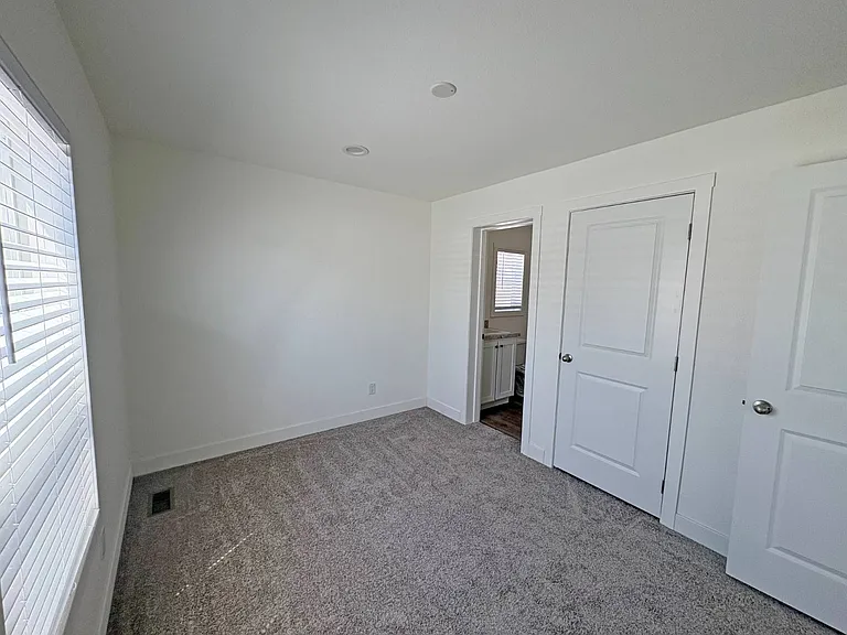 1700 State St #26 — Photo 9