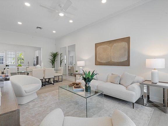 2nd image of 504 SE 7th Street #202