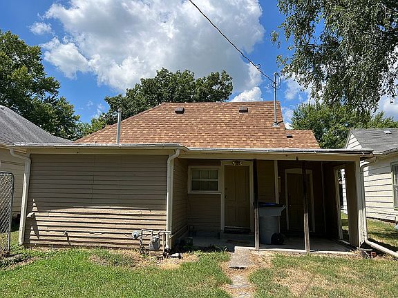 Covered porch/storage room