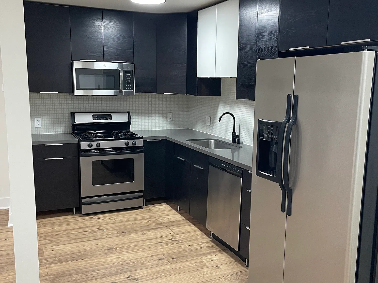 1 bed, 750 sqft, $1,895 — Photo 2