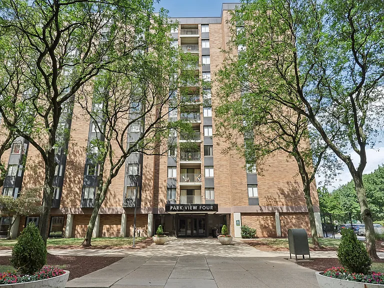 Park View Apartments — Photo 33