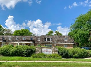 1250 Lisbon St APT 8, Morris, IL 60450