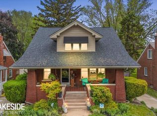 15601 Deerfield Ave, Eastpointe, MI 48021