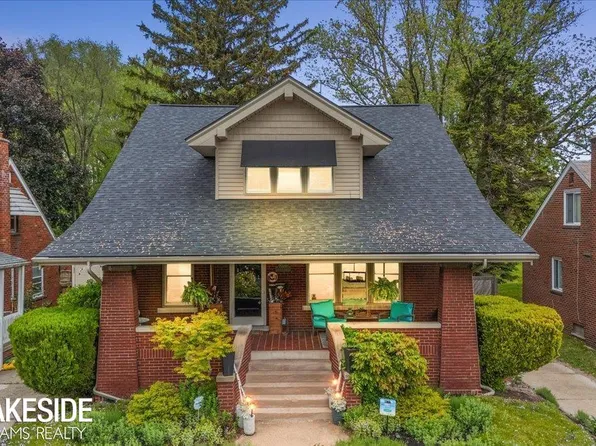 15601 Deerfield Ave, Eastpointe, MI 48021