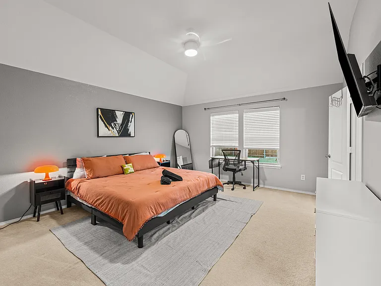 9412 Caliente Dr — Photo 24
