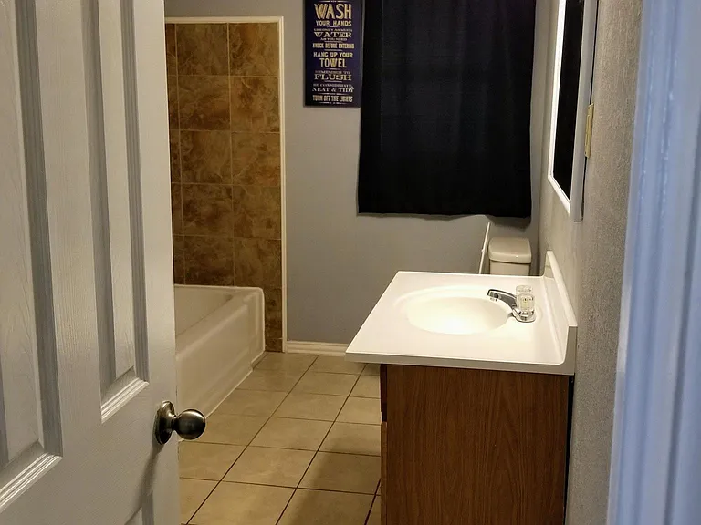 2104 Hillburn Dr — Photo 6