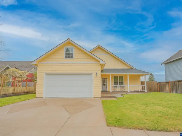 1055 Filbert St, Brownsville, OR 97327