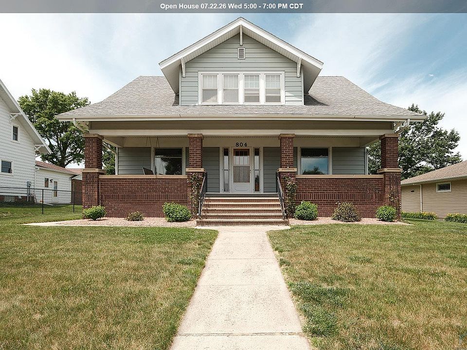 1st image of 804 6th Ave