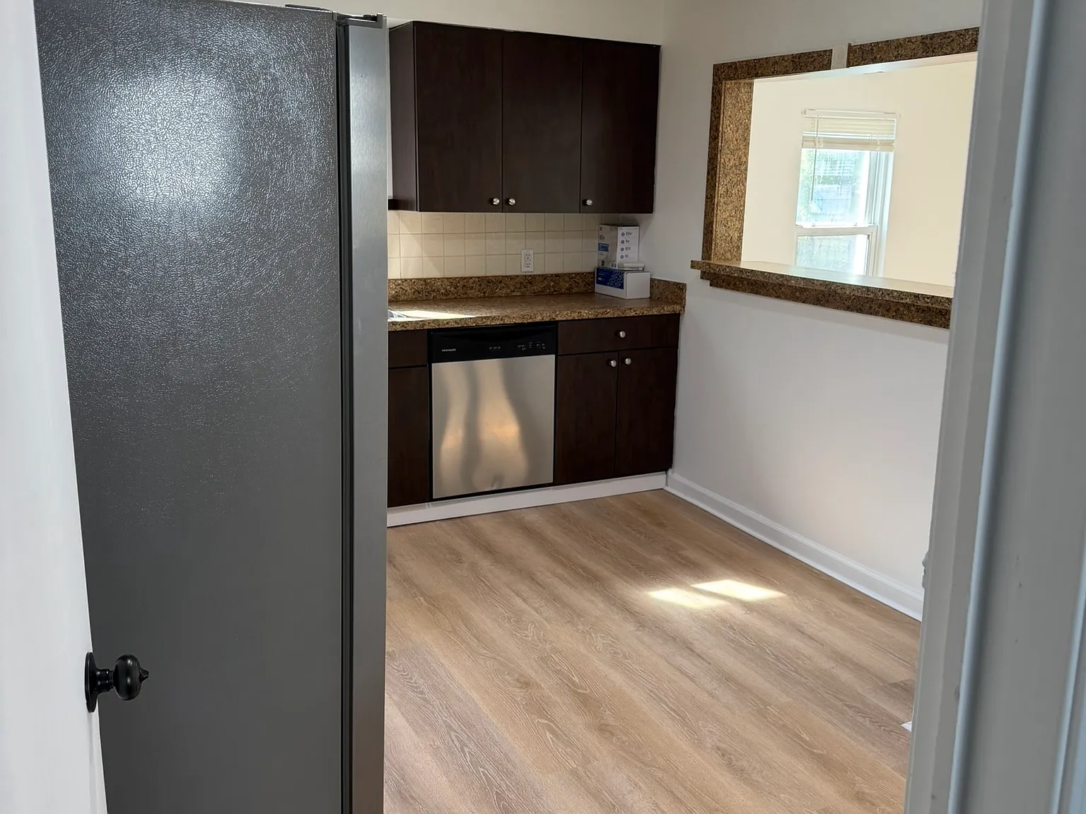 2 bed, 816 sqft, $1,550 — Photo 3