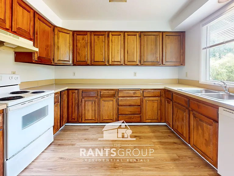 903 Tartan Dr SW — Photo 5