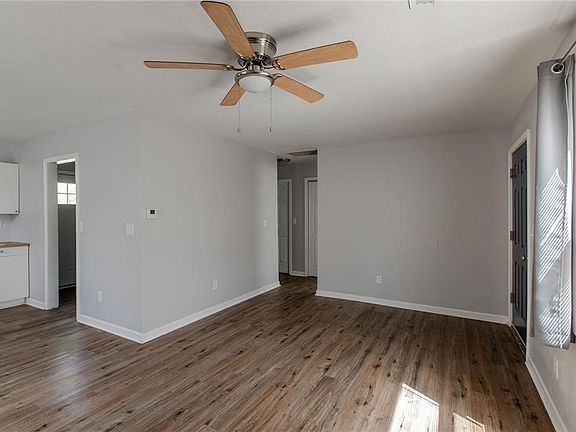 4th image of 4710 Vista St
