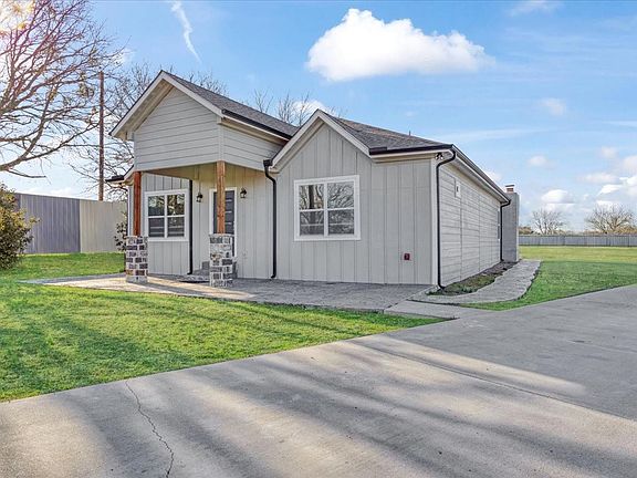 3rd image of 920 Oil Mill Rd