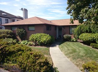 6615 39th Ave SW, Seattle, WA 98136