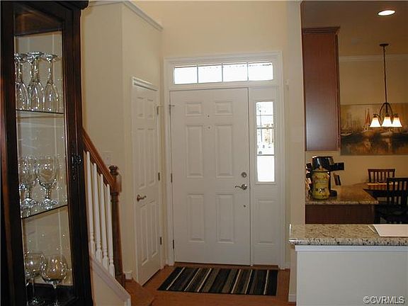 3rd image of 849 Fair Port Cir