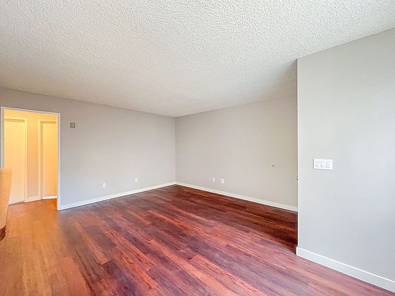 3rd image of 4331 Green Ave APT B
