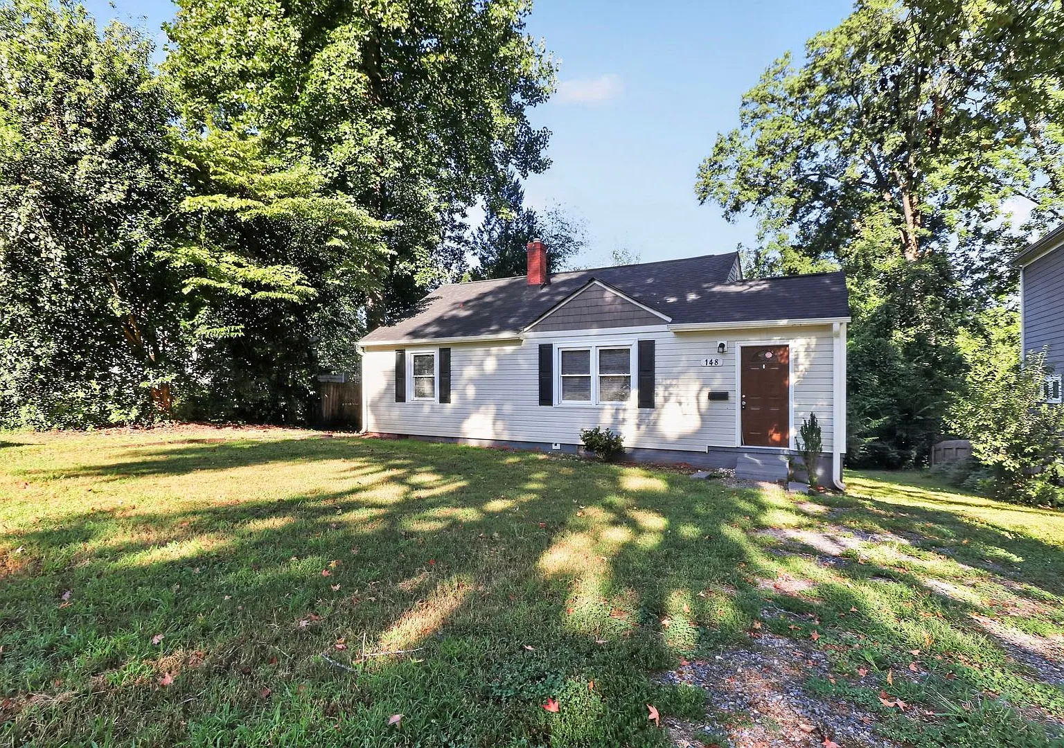 Charming Two Bedroom Home In Smallwood — Photo 1