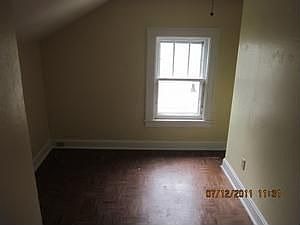 3rd image of 637 N 5th Ave