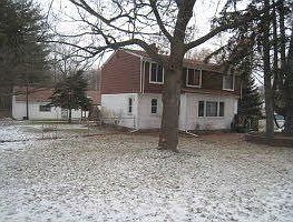 2nd image of 28610 Rollcrest Rd
