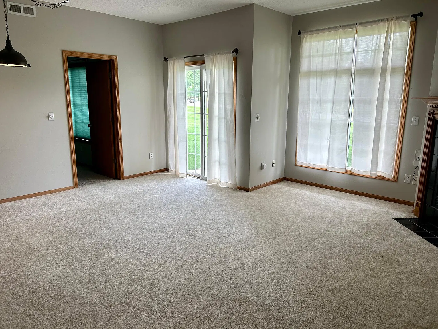 2 bed, 999 sqft, $1,170 — Photo 3
